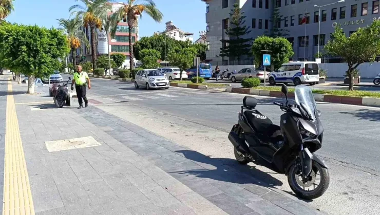 Antalya’da elektrikli bisiklet ile motosikletin çarpışması sonucu 3 kişi yaralandı